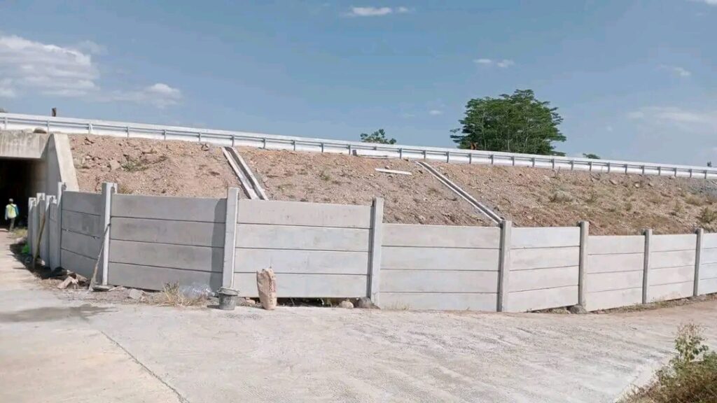 harga road barrier beton bogor